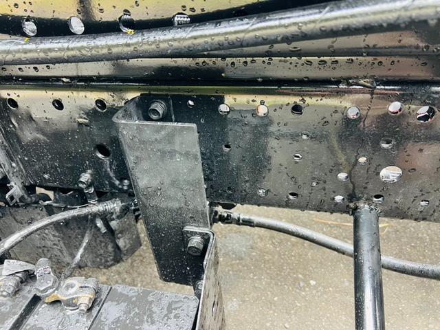 エルフトラック アームロール 5速マニュアル 最大積載量3000kg HSAヒルスタートアシスト エアコンパワステ パワーウィンドウ ETC(32枚目)