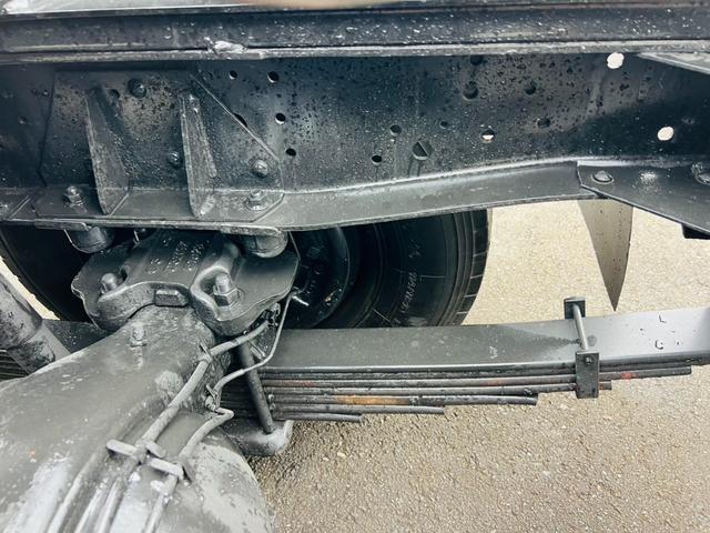 エルフトラック アームロール 5速マニュアル 最大積載量3000kg HSAヒルスタートアシスト エアコンパワステ パワーウィンドウ ETC(39枚目)