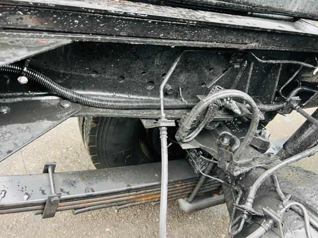 エルフトラック アームロール 5速マニュアル 最大積載量3000kg HSAヒルスタートアシスト エアコンパワステ パワーウィンドウ ETC(40枚目)