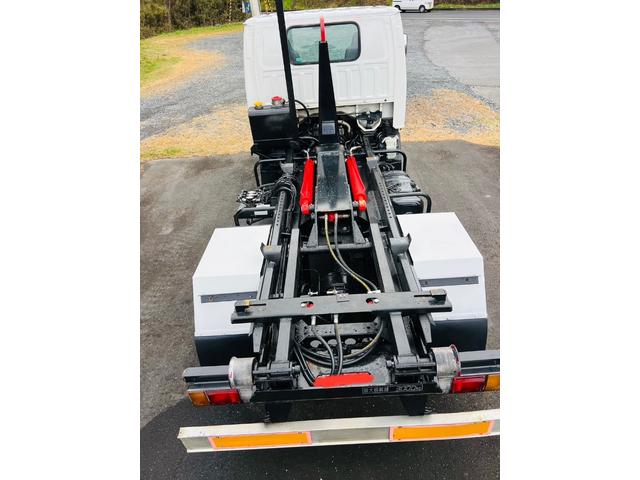 エルフトラック アームロール 5速マニュアル 最大積載量3000kg HSAヒルスタートアシスト エアコンパワステ パワーウィンドウ ETC(74枚目)