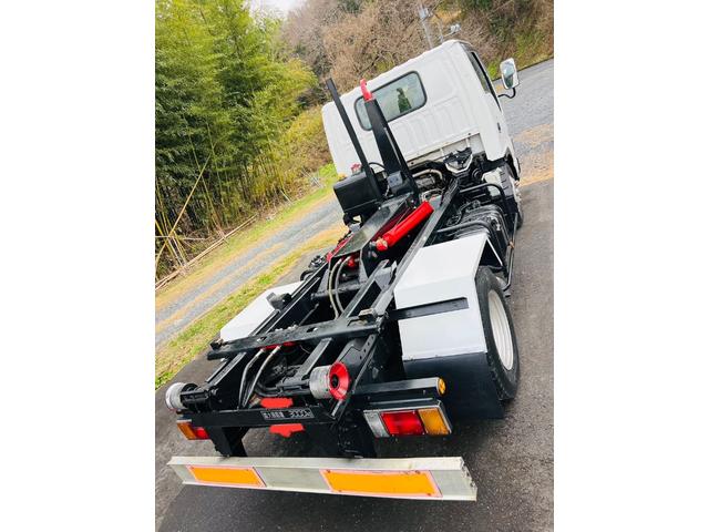 エルフトラック アームロール 5速マニュアル 最大積載量3000kg HSAヒルスタートアシスト エアコンパワステ パワーウィンドウ ETC(75枚目)