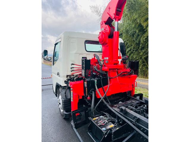 キャンター 　セーフティーローダー　ＵＮＩＣ　３段クレーン　ラジコン付き　フックイン　最大積載量３０００ｋｇ　５速マニュアル　バックカメラ　ＥＴＣ　重機・車両運搬車（22枚目）