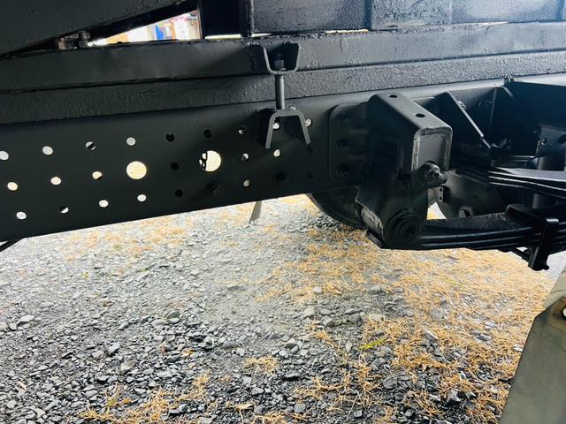 キャンター 　セーフティーローダー　ＵＮＩＣ　３段クレーン　ラジコン付き　フックイン　最大積載量３０００ｋｇ　５速マニュアル　バックカメラ　ＥＴＣ　重機・車両運搬車（33枚目）