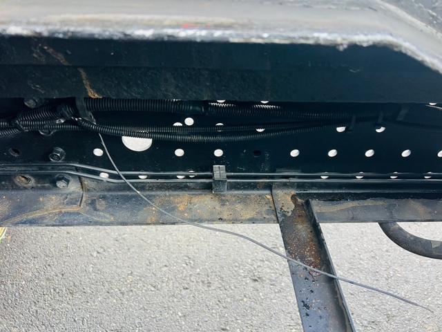 キャンター 　セーフティーローダー　ＵＮＩＣ　３段クレーン　ラジコン付き　フックイン　最大積載量３０００ｋｇ　５速マニュアル　バックカメラ　ＥＴＣ　重機・車両運搬車（36枚目）