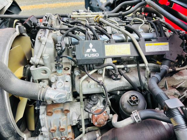 キャンター 　セーフティーローダー　ＵＮＩＣ　３段クレーン　ラジコン付き　フックイン　最大積載量３０００ｋｇ　５速マニュアル　バックカメラ　ＥＴＣ　重機・車両運搬車（40枚目）