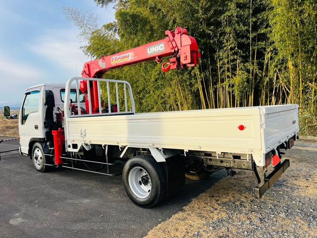 エルフトラック ロング 平ボディー ロングワイド 4WD 最大積載量2000kg ユニッククレーン ラジコン付き アウトリガー 5速マニュアル エンジン4HG1 エアコン パワステ パワーウィンドウ 坂道発進補助装置付き(5枚目)