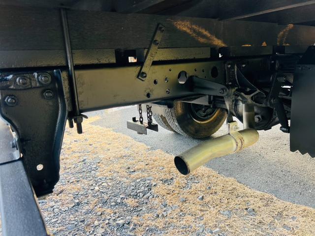 エルフトラック ロング 平ボディー ロングワイド 4WD 最大積載量2000kg ユニッククレーン ラジコン付き アウトリガー 5速マニュアル エンジン4HG1 エアコン パワステ パワーウィンドウ 坂道発進補助装置付き(29枚目)