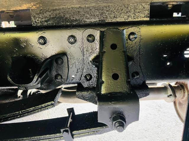 エルフトラック ロング 平ボディー ロングワイド 4WD 最大積載量2000kg ユニッククレーン ラジコン付き アウトリガー 5速マニュアル エンジン4HG1 エアコン パワステ パワーウィンドウ 坂道発進補助装置付き(32枚目)