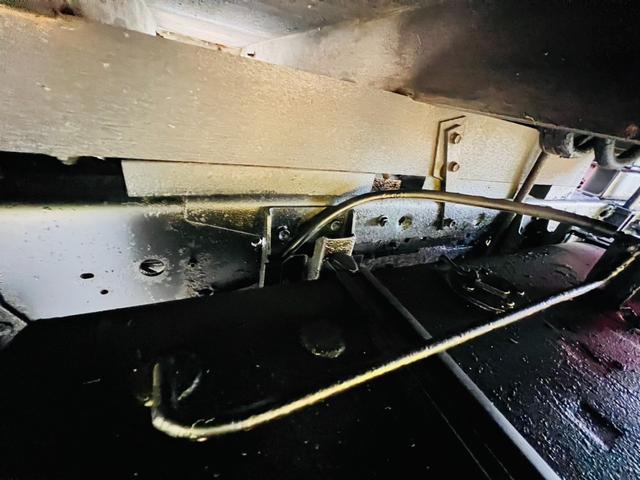 エルフトラック ロング 平ボディー ロングワイド 4WD 最大積載量2000kg ユニッククレーン ラジコン付き アウトリガー 5速マニュアル エンジン4HG1 エアコン パワステ パワーウィンドウ 坂道発進補助装置付き(34枚目)