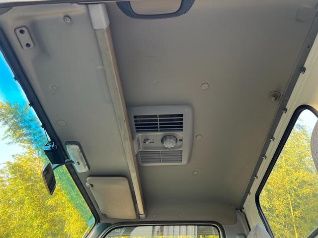 エルフトラック ロング 平ボディー ロングワイド 4WD 最大積載量2000kg ユニッククレーン ラジコン付き アウトリガー 5速マニュアル エンジン4HG1 エアコン パワステ パワーウィンドウ 坂道発進補助装置付き(37枚目)