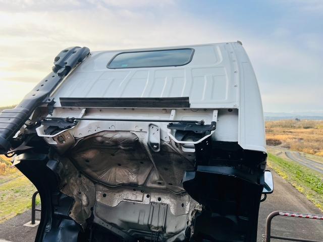 エルフトラック ロング 平ボディー ロングワイド 4WD 最大積載量2000kg ユニッククレーン ラジコン付き アウトリガー 5速マニュアル エンジン4HG1 エアコン パワステ パワーウィンドウ 坂道発進補助装置付き(59枚目)