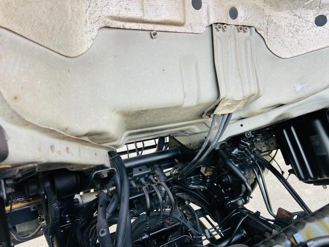 エルフトラック ロング 平ボディー ロングワイド 4WD 最大積載量2000kg ユニッククレーン ラジコン付き アウトリガー 5速マニュアル エンジン4HG1 エアコン パワステ パワーウィンドウ 坂道発進補助装置付き(66枚目)