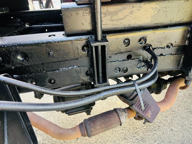 エルフトラック ロング 平ボディー ロングワイド 4WD 最大積載量2000kg ユニッククレーン ラジコン付き アウトリガー 5速マニュアル エンジン4HG1 エアコン パワステ パワーウィンドウ 坂道発進補助装置付き(72枚目)