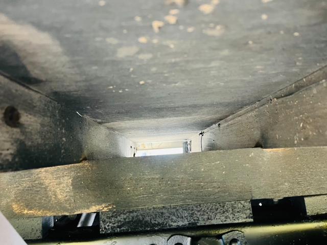 エルフトラック ロング 平ボディー ロングワイド 4WD 最大積載量2000kg ユニッククレーン ラジコン付き アウトリガー 5速マニュアル エンジン4HG1 エアコン パワステ パワーウィンドウ 坂道発進補助装置付き(74枚目)