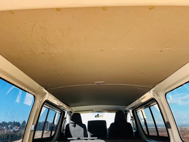 レジアスエースバン ロングＤＸ　４ＷＤ　両側スライドドア　グリルガード　テールランプガード　夏冬タイヤ　ＣＤプレーヤー　荷台棚加工　タイミングベルト１回交換済み（20枚目）