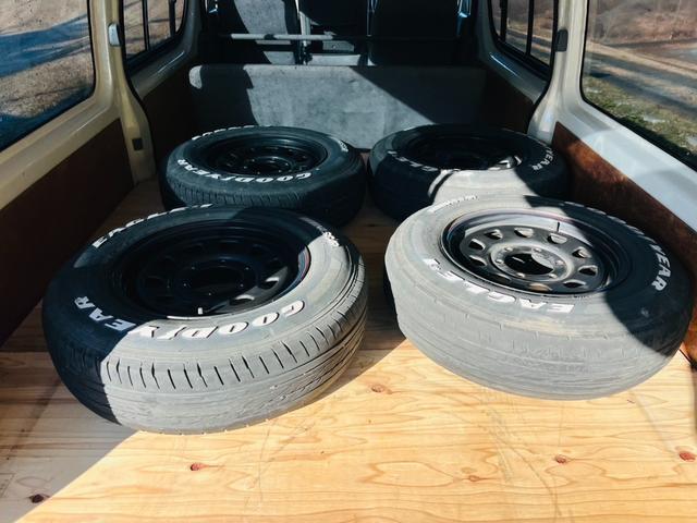 レジアスエースバン ロングＤＸ　４ＷＤ　両側スライドドア　グリルガード　テールランプガード　夏冬タイヤ　ＣＤプレーヤー　荷台棚加工　タイミングベルト１回交換済み（21枚目）