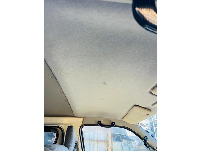 レジアスエースバン ロングＤＸ　４ＷＤ　両側スライドドア　グリルガード　テールランプガード　夏冬タイヤ　ＣＤプレーヤー　荷台棚加工　タイミングベルト１回交換済み（34枚目）