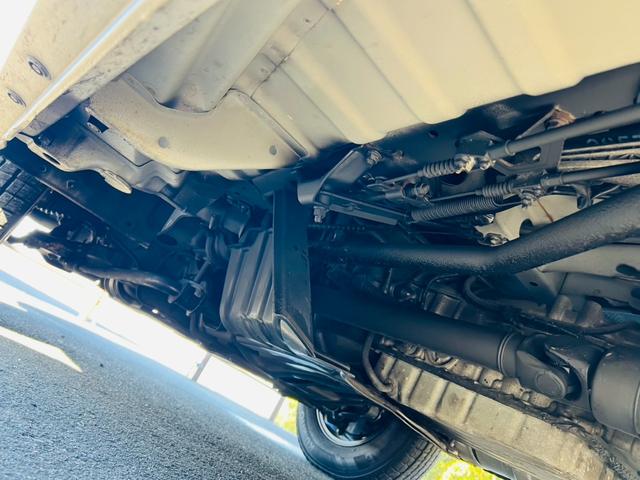 レジアスエースバン ロングＤＸ　４ＷＤ　両側スライドドア　グリルガード　テールランプガード　夏冬タイヤ　ＣＤプレーヤー　荷台棚加工　タイミングベルト１回交換済み（42枚目）