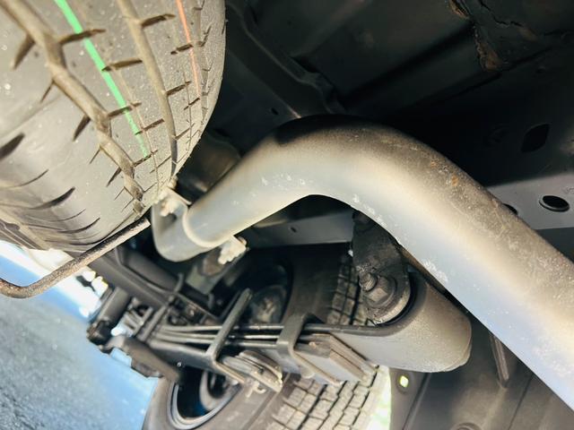レジアスエースバン ロングＤＸ　４ＷＤ　両側スライドドア　グリルガード　テールランプガード　夏冬タイヤ　ＣＤプレーヤー　荷台棚加工　タイミングベルト１回交換済み（43枚目）