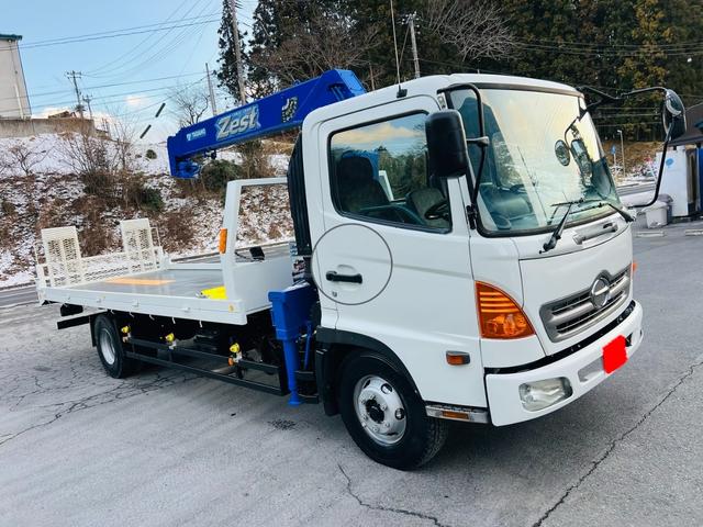 ヒノレンジャー 　セルフローダー　タダノ４段クレーン　ラジコン付き　ウインチ付き　アウトリガー　６速マニュアル　ＥＴＣ　最大積載量２０５０ｋｇ（2枚目）