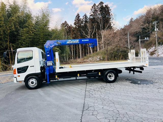 ヒノレンジャー 　セルフローダー　タダノ４段クレーン　ラジコン付き　ウインチ付き　アウトリガー　６速マニュアル　ＥＴＣ　最大積載量２０５０ｋｇ（5枚目）