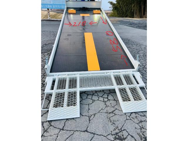 ヒノレンジャー 　セルフローダー　タダノ４段クレーン　ラジコン付き　ウインチ付き　アウトリガー　６速マニュアル　ＥＴＣ　最大積載量２０５０ｋｇ（6枚目）