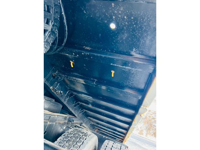 ヒノレンジャー 　セルフローダー　タダノ４段クレーン　ラジコン付き　ウインチ付き　アウトリガー　６速マニュアル　ＥＴＣ　最大積載量２０５０ｋｇ（10枚目）