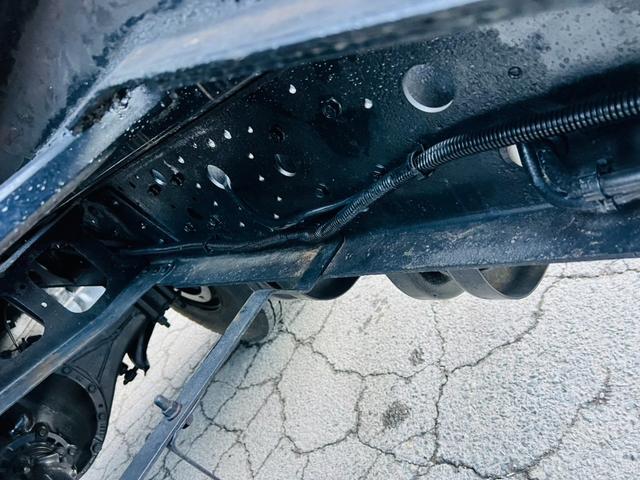 ヒノレンジャー 　セルフローダー　タダノ４段クレーン　ラジコン付き　ウインチ付き　アウトリガー　６速マニュアル　ＥＴＣ　最大積載量２０５０ｋｇ（12枚目）