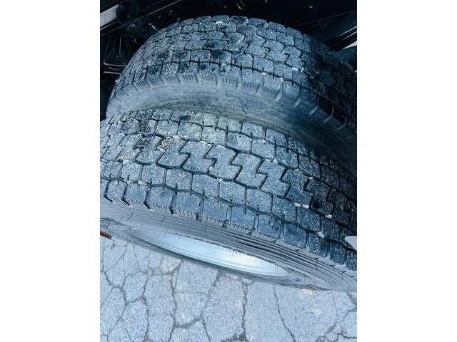 ヒノレンジャー 　セルフローダー　タダノ４段クレーン　ラジコン付き　ウインチ付き　アウトリガー　６速マニュアル　ＥＴＣ　最大積載量２０５０ｋｇ（15枚目）