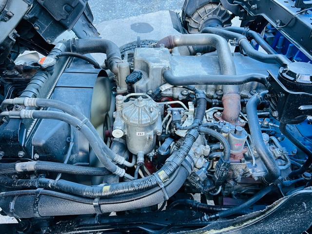 ヒノレンジャー 　セルフローダー　タダノ４段クレーン　ラジコン付き　ウインチ付き　アウトリガー　６速マニュアル　ＥＴＣ　最大積載量２０５０ｋｇ（24枚目）