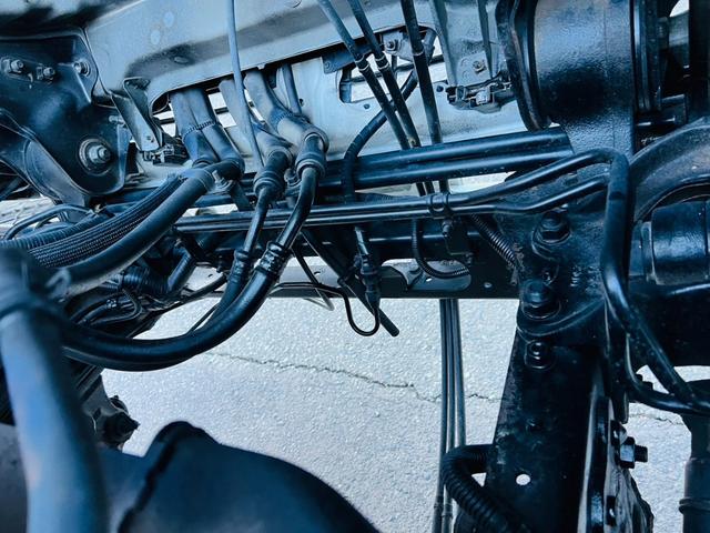 ヒノレンジャー 　セルフローダー　タダノ４段クレーン　ラジコン付き　ウインチ付き　アウトリガー　６速マニュアル　ＥＴＣ　最大積載量２０５０ｋｇ（32枚目）