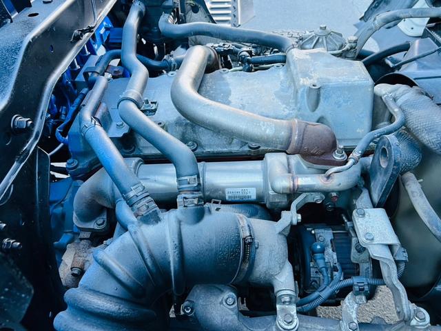 ヒノレンジャー 　セルフローダー　タダノ４段クレーン　ラジコン付き　ウインチ付き　アウトリガー　６速マニュアル　ＥＴＣ　最大積載量２０５０ｋｇ（36枚目）