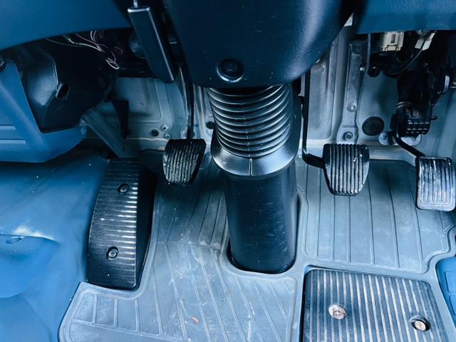 ヒノレンジャー 　セルフローダー　タダノ４段クレーン　ラジコン付き　ウインチ付き　アウトリガー　６速マニュアル　ＥＴＣ　最大積載量２０５０ｋｇ（50枚目）