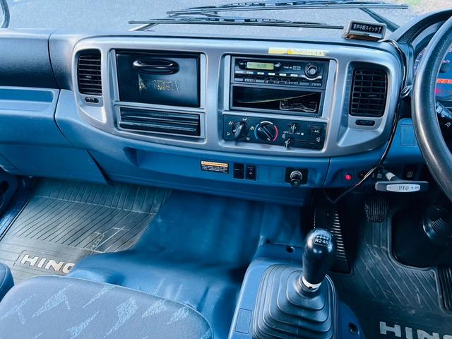 ヒノレンジャー 　セルフローダー　タダノ４段クレーン　ラジコン付き　ウインチ付き　アウトリガー　６速マニュアル　ＥＴＣ　最大積載量２０５０ｋｇ（57枚目）