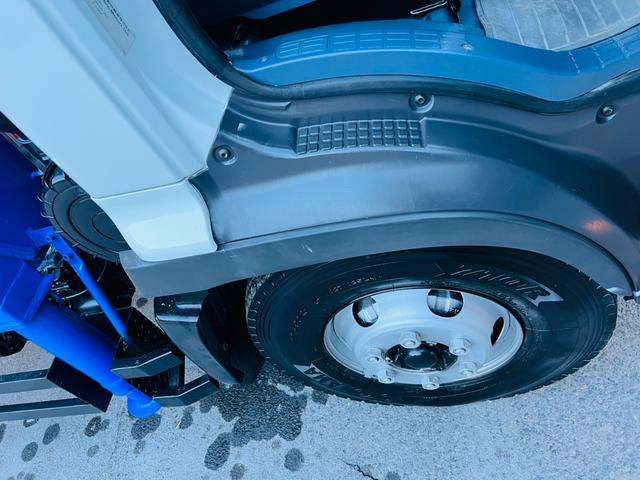 ヒノレンジャー 　セルフローダー　タダノ４段クレーン　ラジコン付き　ウインチ付き　アウトリガー　６速マニュアル　ＥＴＣ　最大積載量２０５０ｋｇ（60枚目）