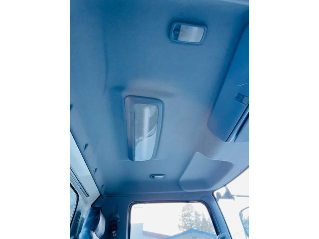 ヒノレンジャー 　セルフローダー　タダノ４段クレーン　ラジコン付き　ウインチ付き　アウトリガー　６速マニュアル　ＥＴＣ　最大積載量２０５０ｋｇ（61枚目）