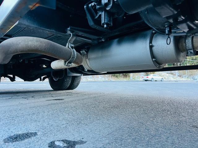 ヒノレンジャー 　セルフローダー　タダノ４段クレーン　ラジコン付き　ウインチ付き　アウトリガー　６速マニュアル　ＥＴＣ　最大積載量２０５０ｋｇ（63枚目）