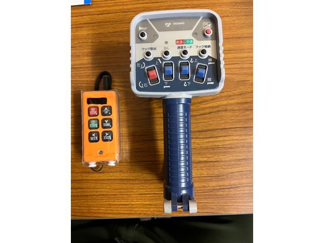 ヒノレンジャー 　セルフローダー　タダノ４段クレーン　ラジコン付き　ウインチ付き　アウトリガー　６速マニュアル　ＥＴＣ　最大積載量２０５０ｋｇ（74枚目）