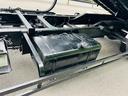 　セルフローダー　重機運搬車　最大積載量８５００ｋｇ　ラジコン付き　６速マニュアル　板張り　ＰＫ３６Ｃ　エンジン日野Ｊ０７Ｅ　ウインチ付き　作業灯　ＥＴＣ　ＡＭＦＭラジオ（24枚目）