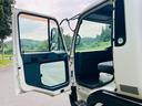 　セルフローダー　重機運搬車　最大積載量８５００ｋｇ　ラジコン付き　６速マニュアル　板張り　ＰＫ３６Ｃ　エンジン日野Ｊ０７Ｅ　ウインチ付き　作業灯　ＥＴＣ　ＡＭＦＭラジオ（66枚目）
