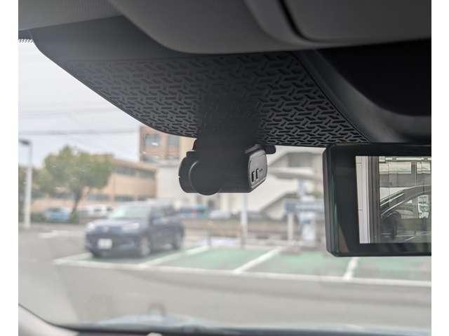 アリア Ｂ６　ｅ－４ＯＲＣＥ　４ＷＤ　ガラスルーフ＋ライティング＋プロパイ２．０＆　寒冷地　スマートキー　全周囲モニター　ＥＴＣ　エマブレ　フルオートエアコン　ＬＥＤヘッド　４ＷＤ（8枚目）