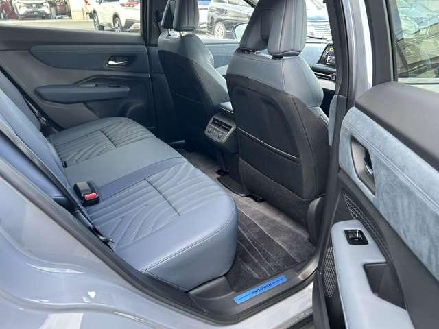 アリア Ｂ６　ｅ－４ＯＲＣＥ　４ＷＤ　ガラスルーフ＋ライティング＋プロパイ２．０＆　寒冷地　スマートキー　全周囲モニター　ＥＴＣ　エマブレ　フルオートエアコン　ＬＥＤヘッド　４ＷＤ（13枚目）