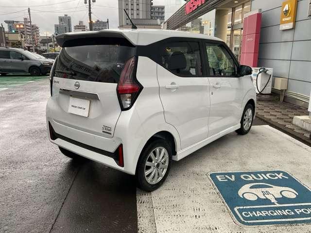 デイズ 660 ハイウェイスターX 4WD 360°セーフティアシスト(全方位運転支援シ 踏み間違い防止 メモリナビ レーンキープアシスト LEDライト インテリキー AW バックカメラ 盗難防止 アイドリングストップ 4WD ナビ&TV エアコン パワーウインドウ 寒冷地仕様 キーレス(7枚目)