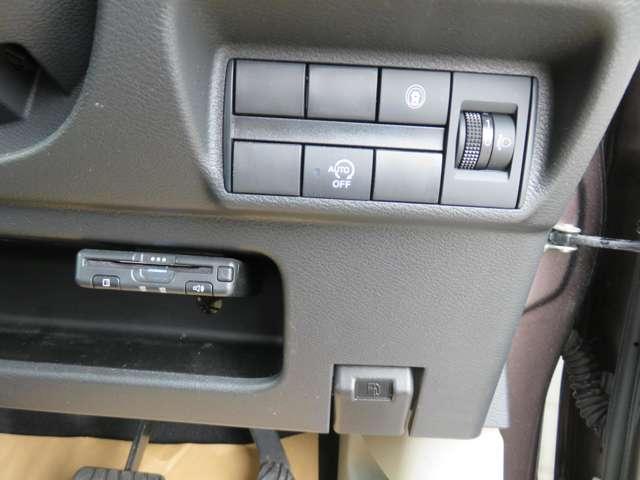 デイズ ６６０　Ｘ　スマ－トキ－　衝突軽減ブレーキ　禁煙　カーナビ　ワンオ－ナ－車　ＥＴＣ　キーレス　オートエアコン　記録簿　メモリーナビ　ＷＡＢ　パワーウインドウ　カーテンエアバック　運転席エアバック　ＰＳ　ＡＢＳ（8枚目）