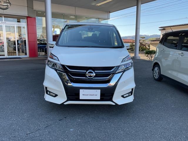 セレナ ２．０　ハイウェイスター　ＶセレクションＩＩ　４ＷＤ　ヒーター付き防水シート　アラウンドビューカメラ　ブレーキサポート　盗難防止装置　インテリキー　両側電動スライドＤ　フルタイム４ＷＤ　キーレスキー　ＬＤＰ　ＬＥＤライト　禁煙車　ＥＴＣ　ドラレコ　オートエアコン　アルミ（2枚目）