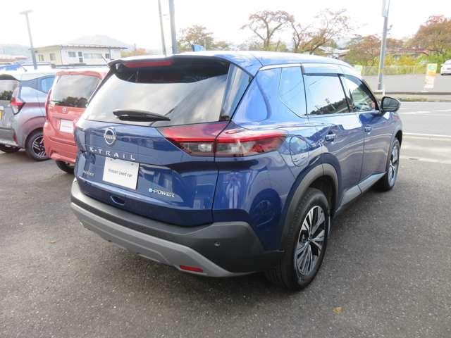 エクストレイル １．５　Ｘ　ｅ－４ＯＲＣＥ　４ＷＤ　エマブレ　１オーナー　レーンキープアシスト　アダプティブクルーズコントロール　禁煙　ＬＥＤヘッドライト　ドラレコ　インテリジェントキー　ＥＴＣ　４ＷＤ　記録簿　寒冷地仕様　キーレスエントリー　ＡＡＣ（5枚目）