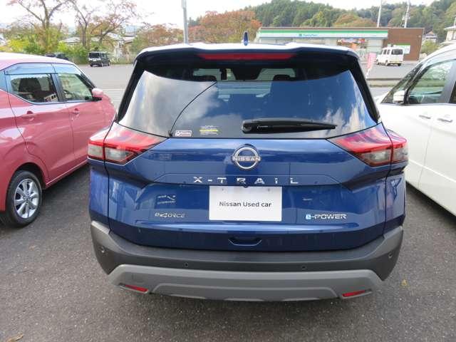 エクストレイル １．５　Ｘ　ｅ－４ＯＲＣＥ　４ＷＤ　エマブレ　１オーナー　レーンキープアシスト　アダプティブクルーズコントロール　禁煙　ＬＥＤヘッドライト　ドラレコ　インテリジェントキー　ＥＴＣ　４ＷＤ　記録簿　寒冷地仕様　キーレスエントリー　ＡＡＣ（7枚目）