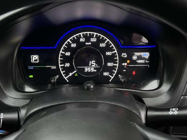 ノート １．２　ｅ－ＰＯＷＥＲ　Ｘ　Ｖセレクション　メーカーオプション　インテリジェント　クル　アラウンドカメラ　運転席助手席エアバック　エアバッグ　衝突被害軽減装置　イモビライザー　ＬＥＤヘッドライト　パワーウインドウ　レーンアシスト　クルコン　アルミホイール　スマートキー　ドラレコ　Ｂカメラ（5枚目）