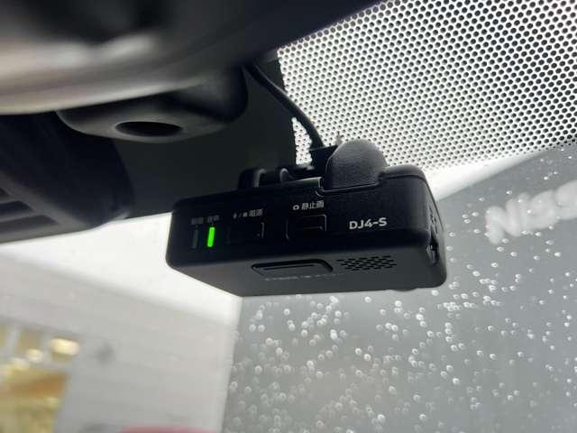 ノート １．２　ｅ－ＰＯＷＥＲ　Ｘ　Ｖセレクション　メーカーオプション　インテリジェント　クル　アラウンドカメラ　運転席助手席エアバック　エアバッグ　衝突被害軽減装置　イモビライザー　ＬＥＤヘッドライト　パワーウインドウ　レーンアシスト　クルコン　アルミホイール　スマートキー　ドラレコ　Ｂカメラ（13枚目）