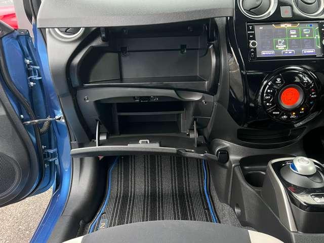 ノート １．２　ｅ－ＰＯＷＥＲ　Ｘ　Ｖセレクション　メーカーオプション　インテリジェント　クル　アラウンドカメラ　運転席助手席エアバック　エアバッグ　衝突被害軽減装置　イモビライザー　ＬＥＤヘッドライト　パワーウインドウ　レーンアシスト　クルコン　アルミホイール　スマートキー　ドラレコ　Ｂカメラ（16枚目）